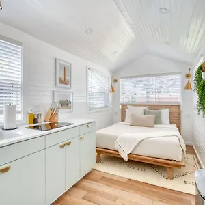 stay-collection-teal-terrazzo-bright-tiny-home.portland-hotels.info/